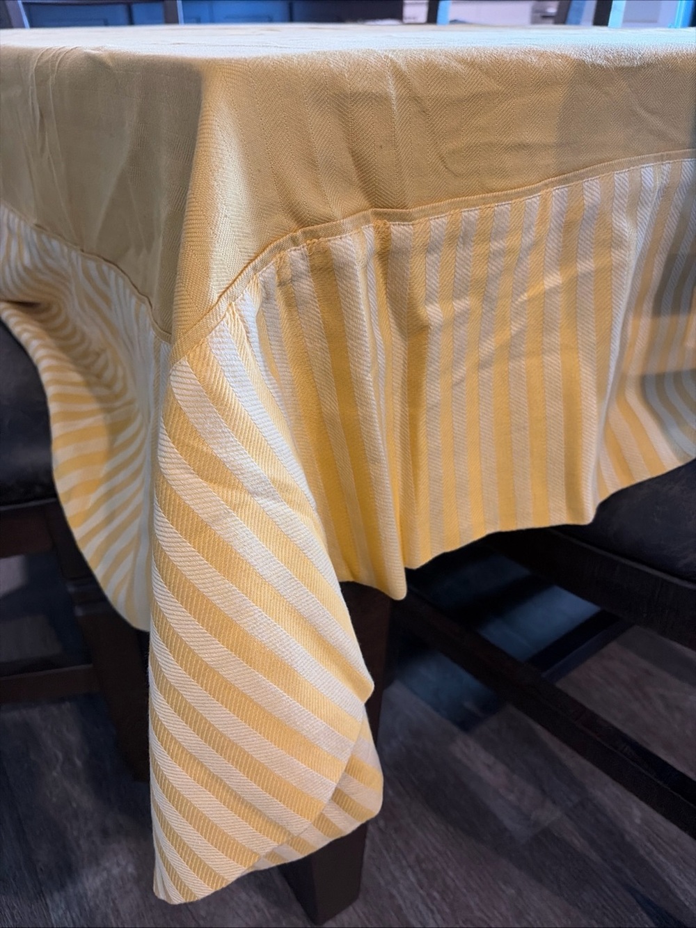 WILLIAMS-SONOMA Tailored Stripe Tablecloth 100% cotton 70x90 Yellow 2007 India